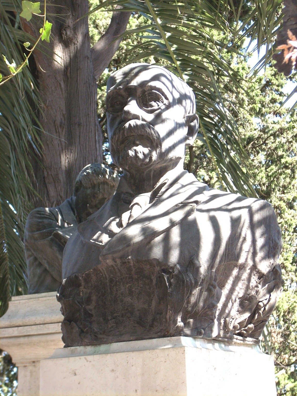 Enrico%20De%20Renzi%20monument%2C%20Cimitero%20Poggioreale%2C%20Naples%20-%2003.JPG